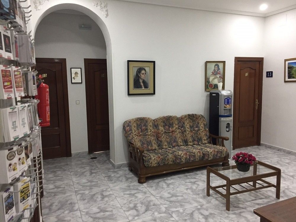 Hostal Palacios Fuencarral Madrid Ngoại thất bức ảnh