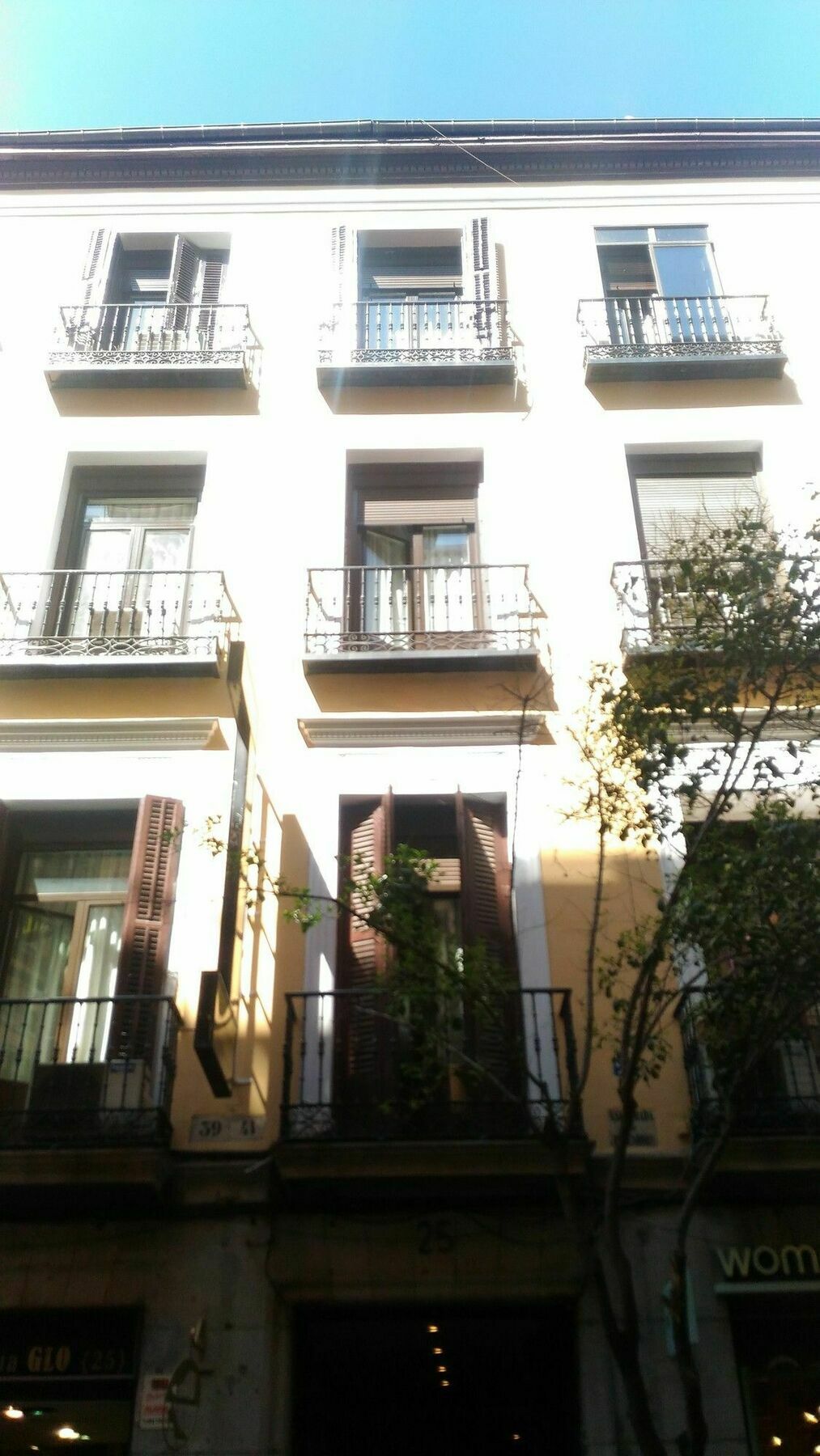 Hostal Palacios Fuencarral Madrid Ngoại thất bức ảnh