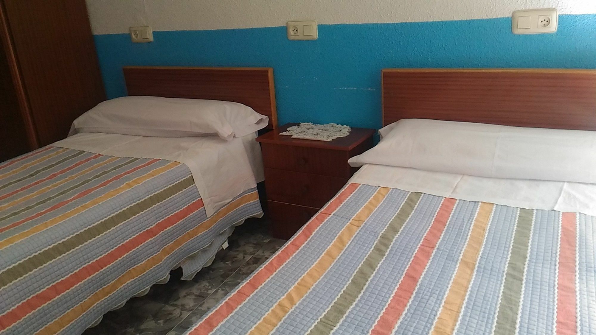 Hostal Palacios Fuencarral Madrid Ngoại thất bức ảnh